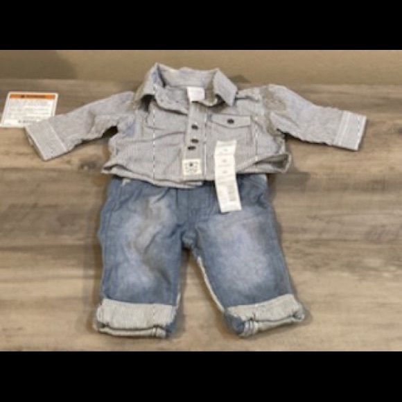 2 infant boy outfits Carter's @ lil wonder's - Picture 1 of 3